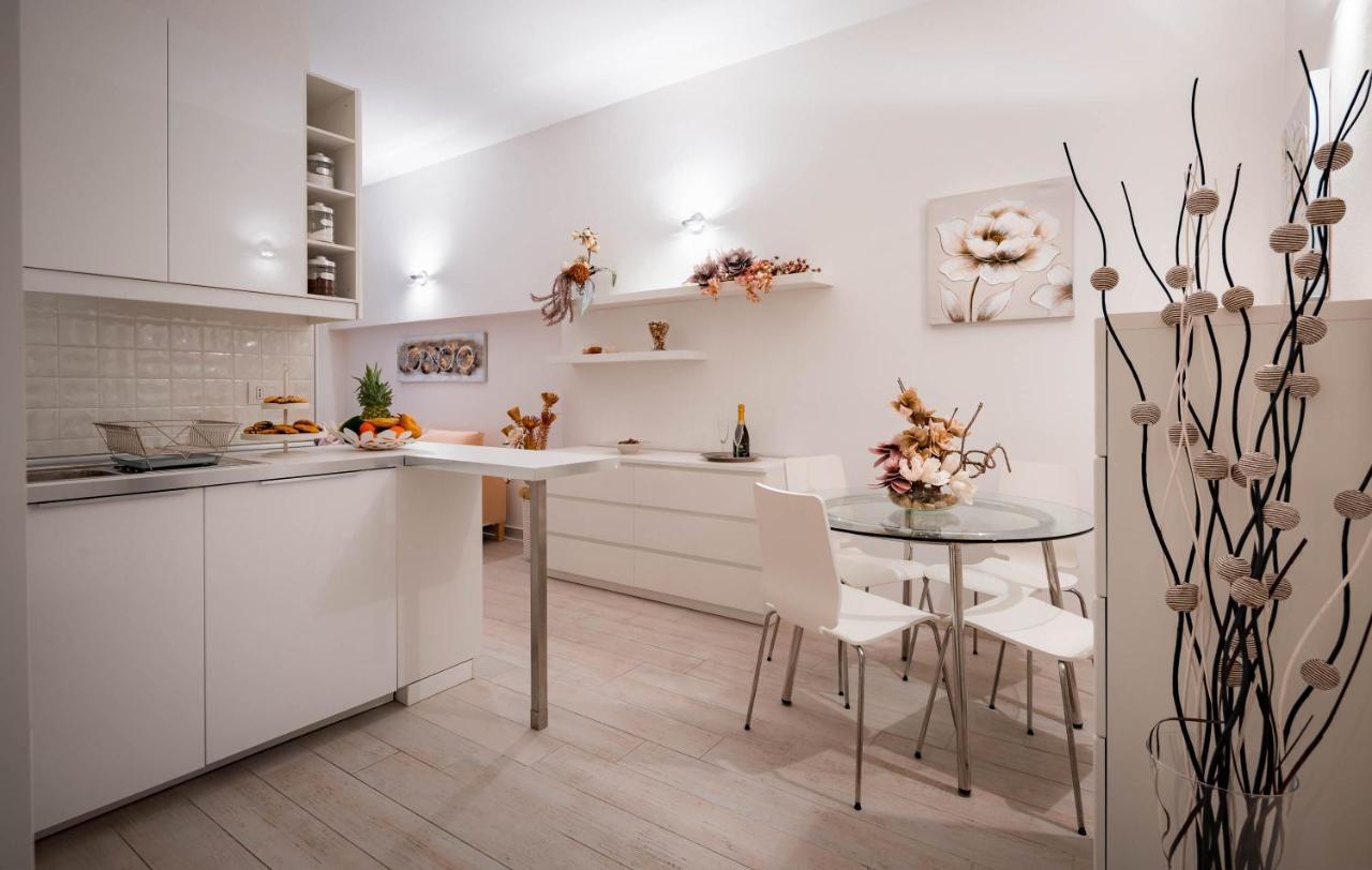 Novella White Apartment Florence Exterior photo